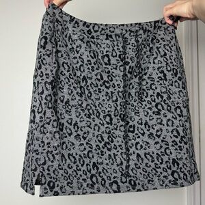 NWT Sundry Gray Cheetah Print Stretch Fabric Skirt Size 3